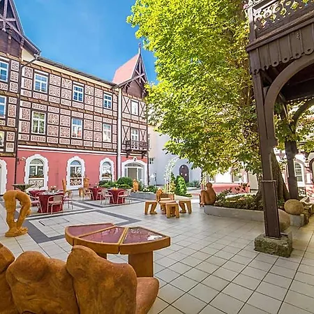 Tri Lilie Hotel 4*