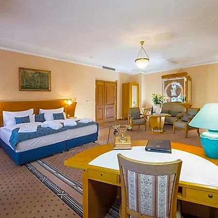 Tri Lilie Hotel