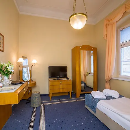 Tri Lilie Szálloda 4*